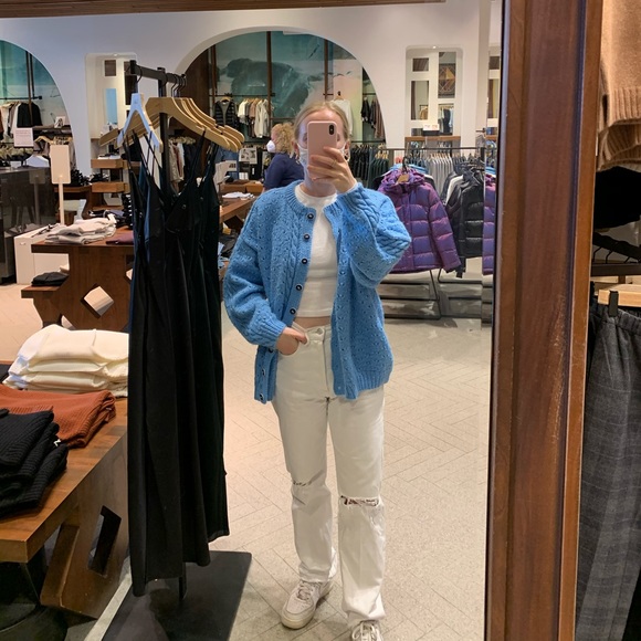 Meet your Posher, Mandi - Picture 2 of 2